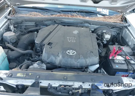 2013 Toyota Tacoma Prerunner V6 z USA, uszkodzony, nr VIN 3TMKU4HN9DM037734